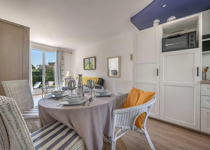 Apartment Rez De Jardin A 400m De La Pour 4 *