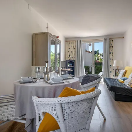 Rez De Jardin A 400m De La Pour 4